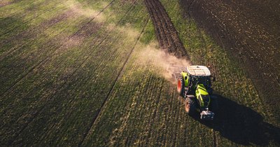 Maszyny rolnicze - pełny przewodnik po sprzęcie